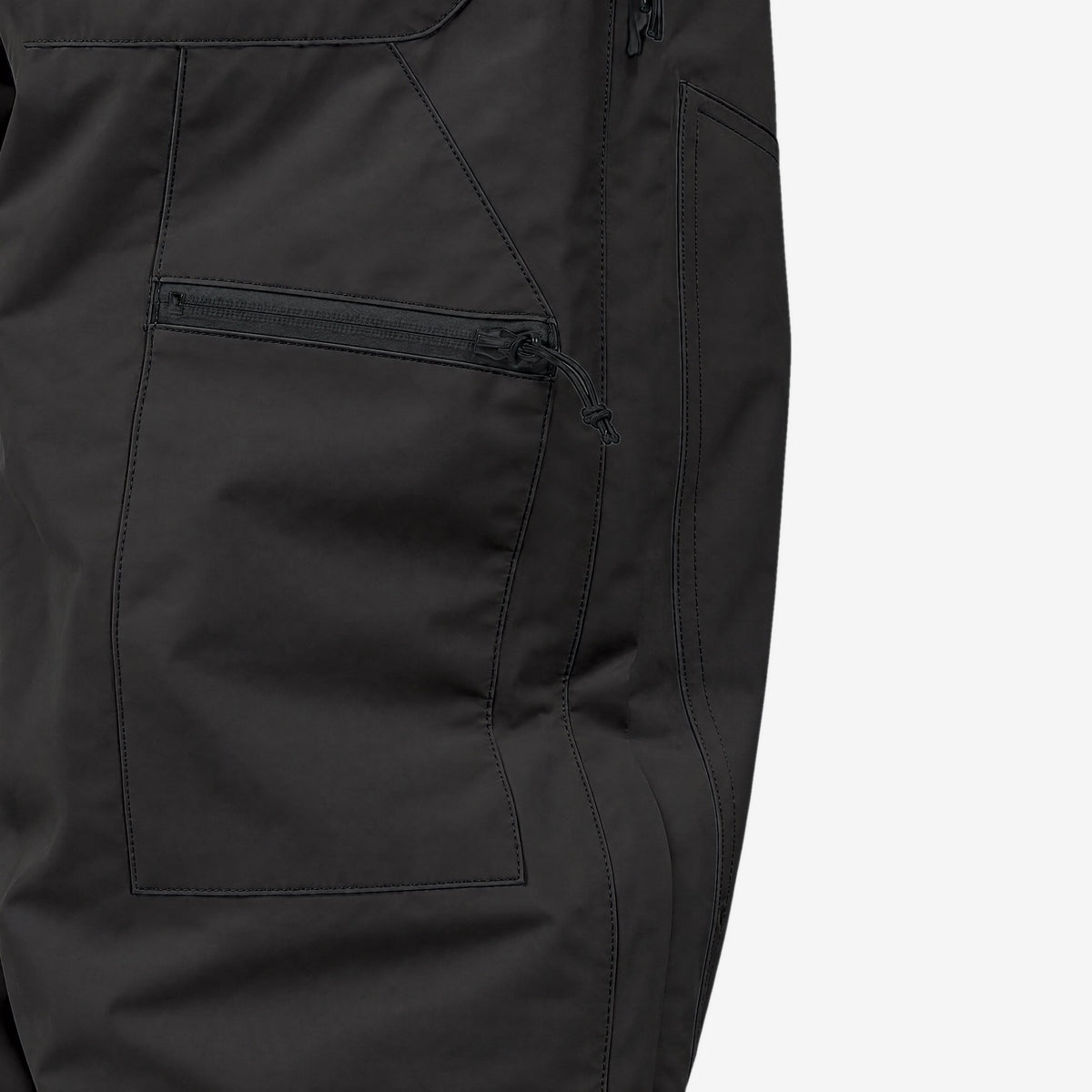Endeavor 3L Elite Pant Black, cargo pocket detail