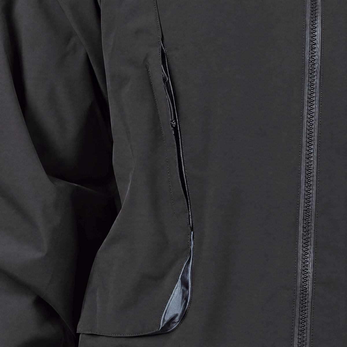 Endeavor 2L Patrol Jacket Black, chest pocket detail