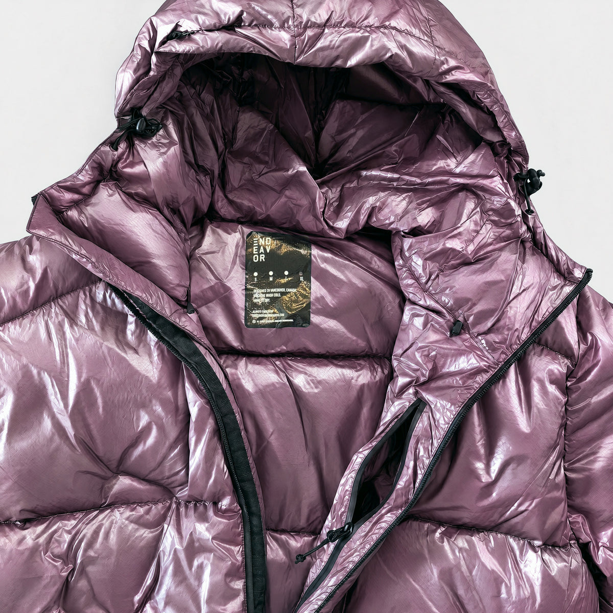 Endeavor Elite Insulated Jacket Burgundy – Detail 01 Hood Label