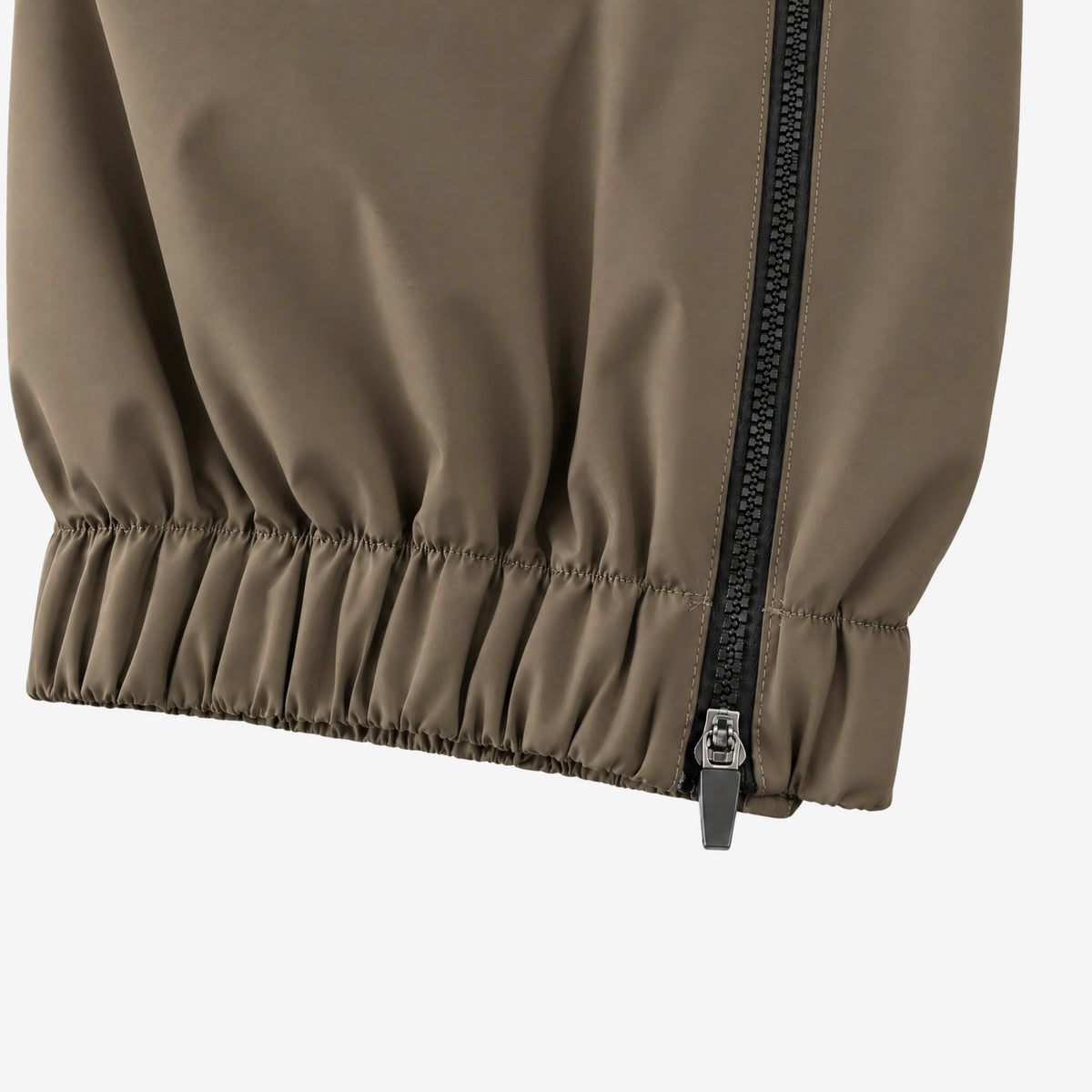 Endeavor 2L Ranger Pant Algae, hem detail