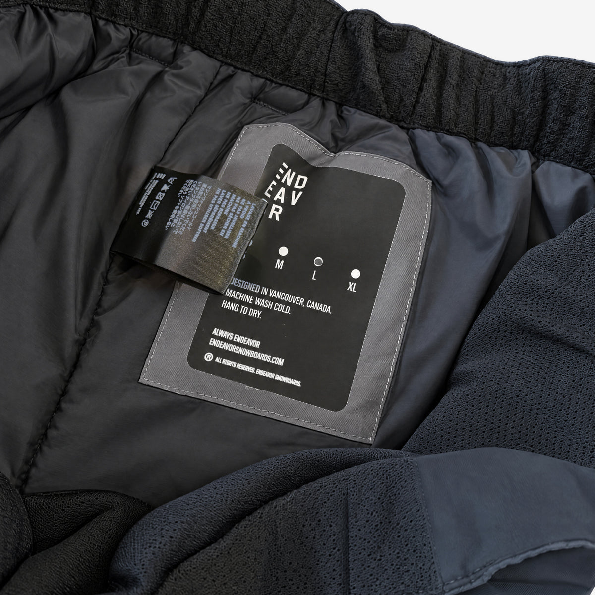 Endeavor 2L Ranger Pant Stealth, label detail