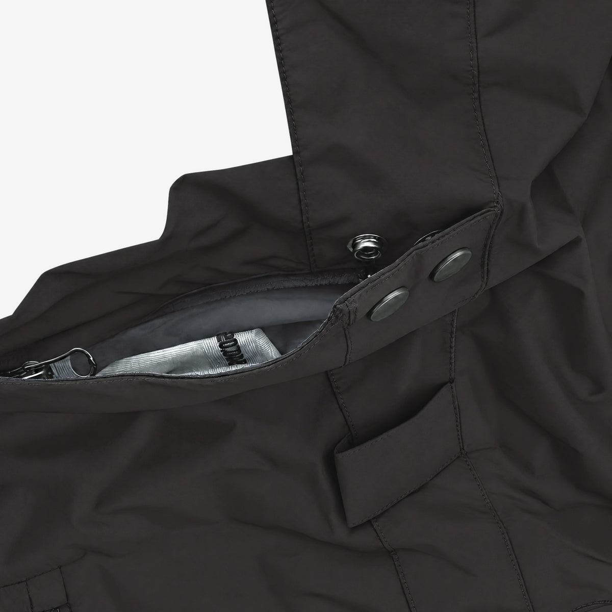 Endeavor 3L Shelter Bib Pant Black, waist snaps detail