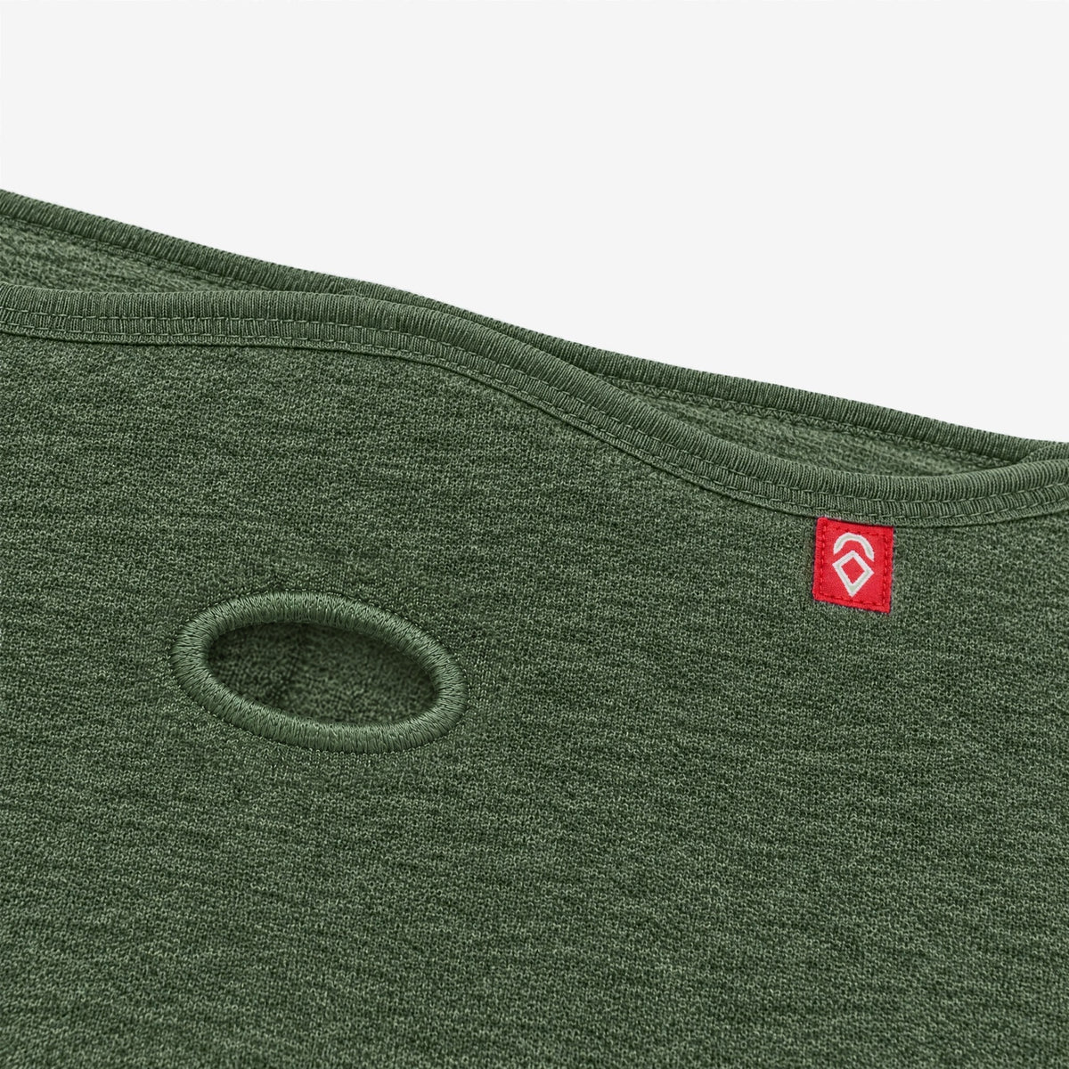 Airhole Airtube Ergo Merino – Army – Embroidered airhole close-up