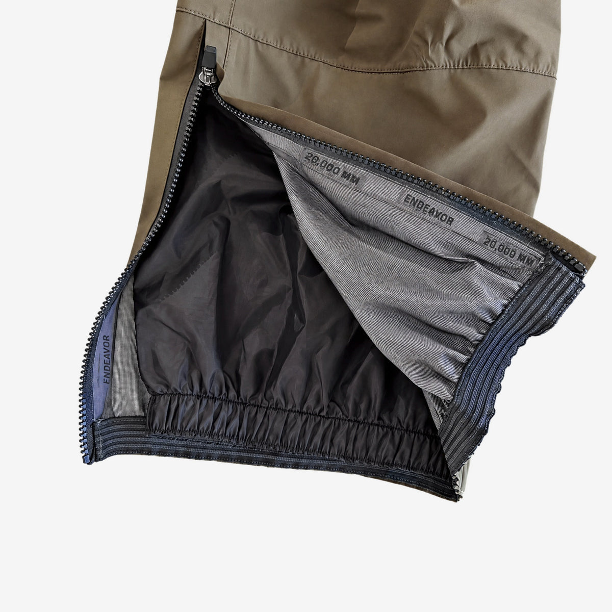 Endeavor 3L Scout Removable Bib Pant Algae, waist gaiter detail