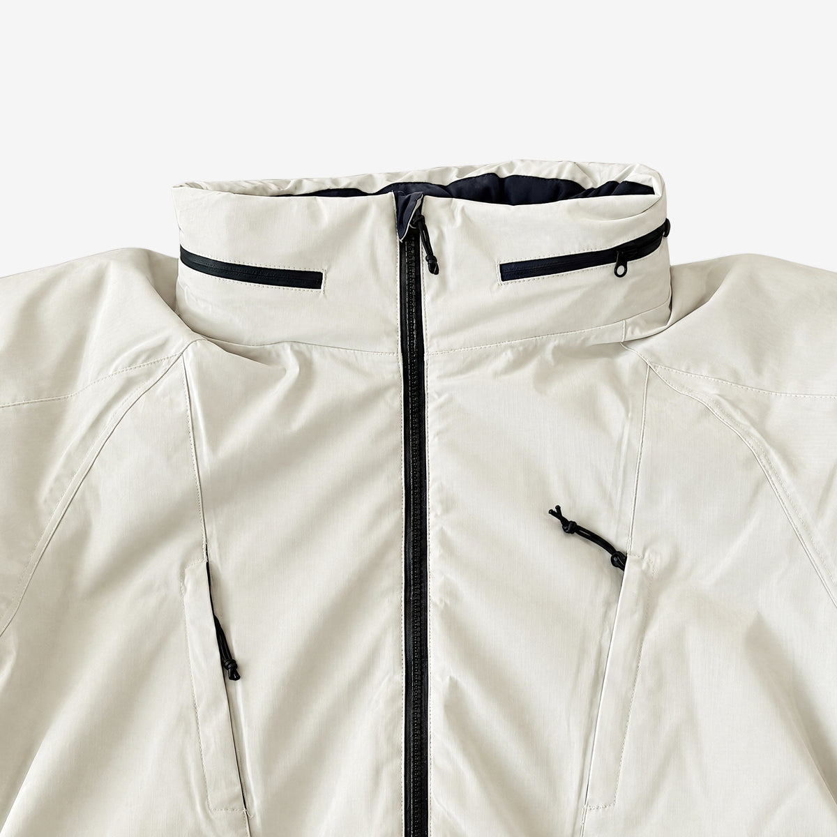 Endeavor 2L Patrol Insulated Jacket Fiber, hood stowed in the zip collar
