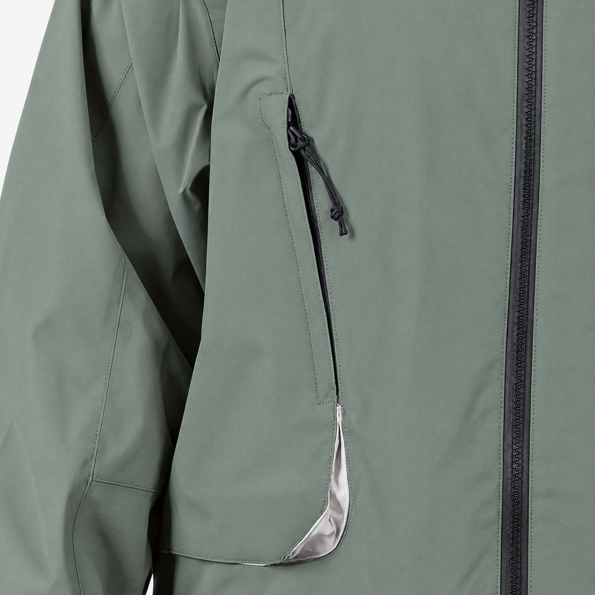 Endeavor 2L Patrol Jacket Moss, chest pocket detail