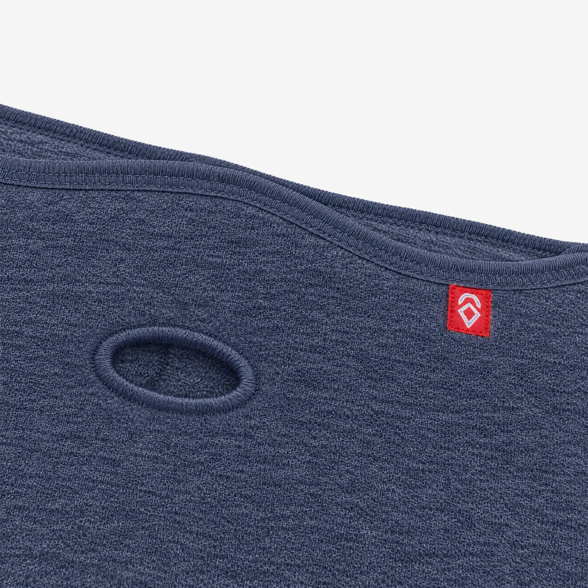 Airhole Airtube Ergo Merino – Navy – Embroidered airhole close-up
