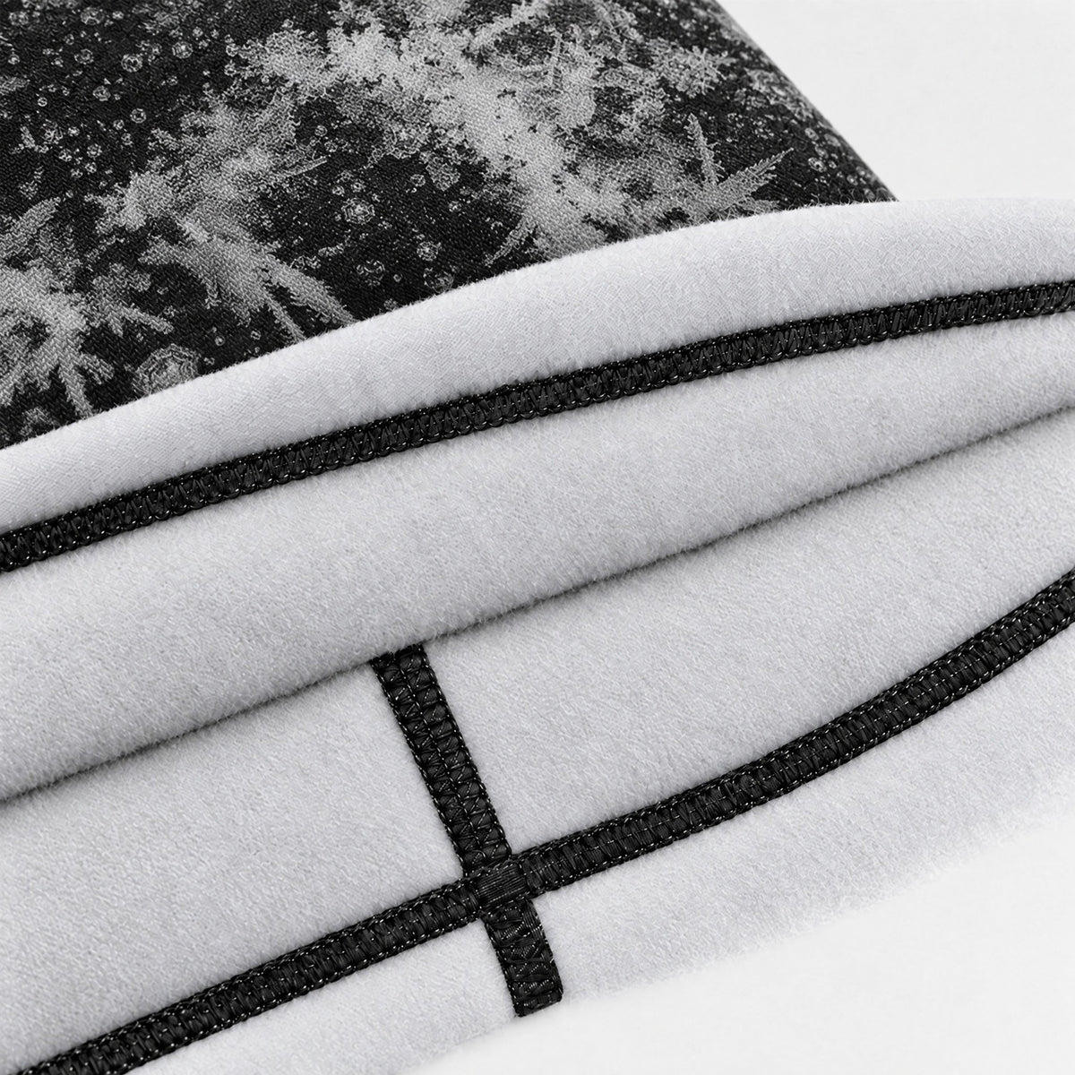 Airhole Airtube Ergo Polar Fleece – Chad Chomlack – Polar fleece close-up