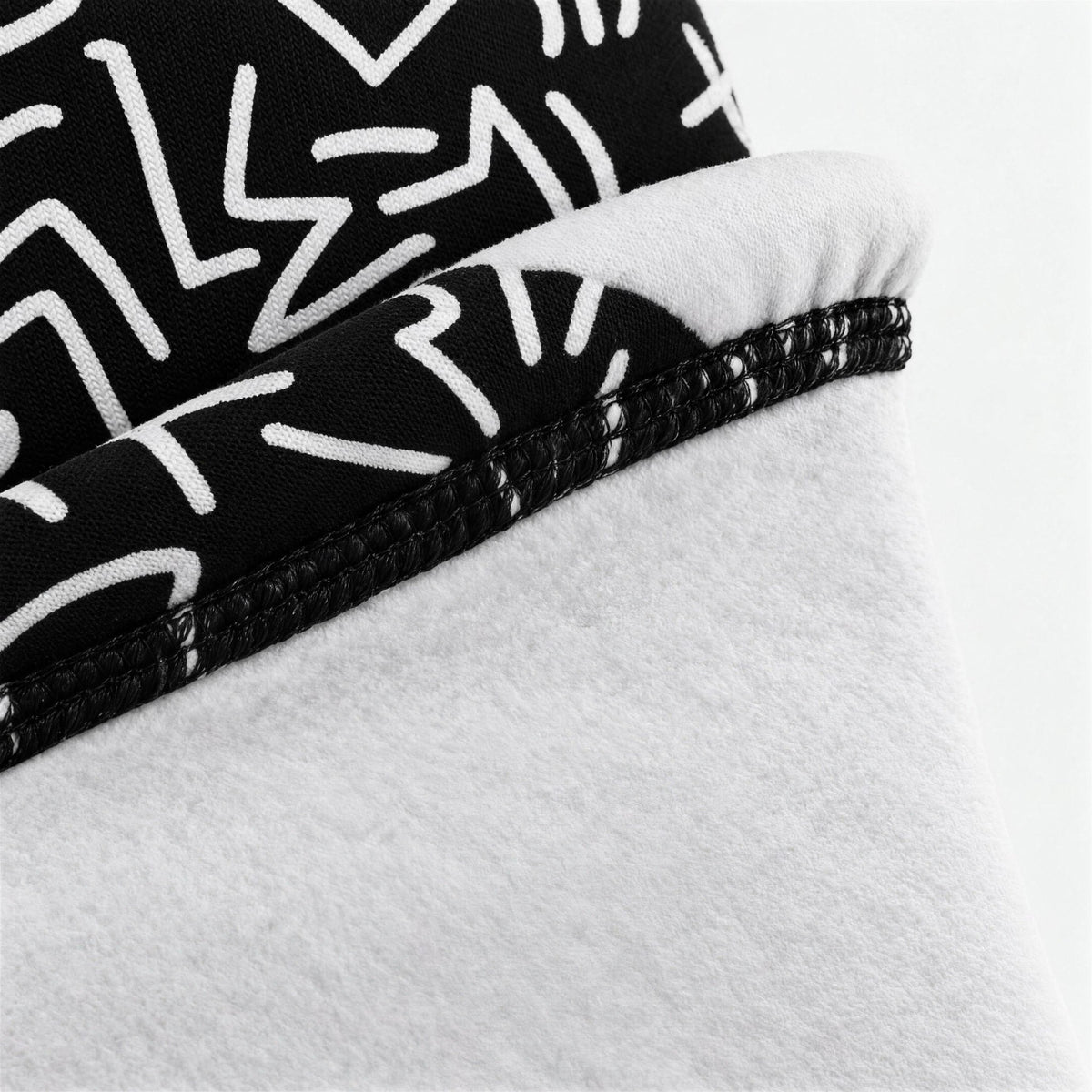 Airhole Balaclava Hinge Polar Fleece – Lucas Beaufort Black – Polar fleece close-up