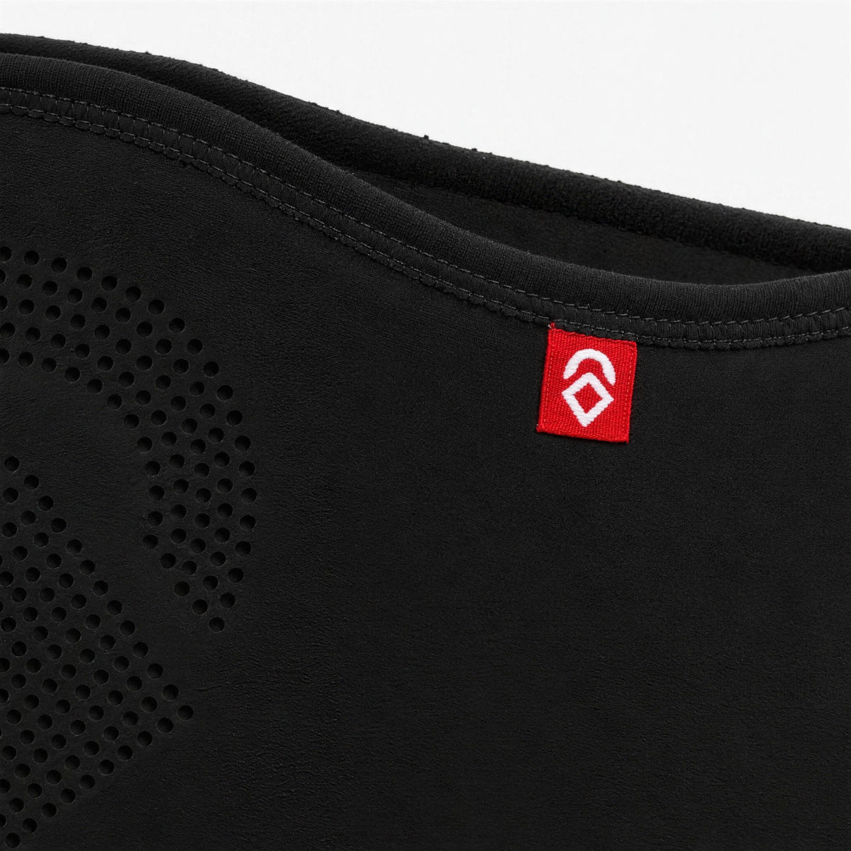 Airhole Airtube Ergo Laser Polar Fleece – Black – Laser micro-airholes close-up