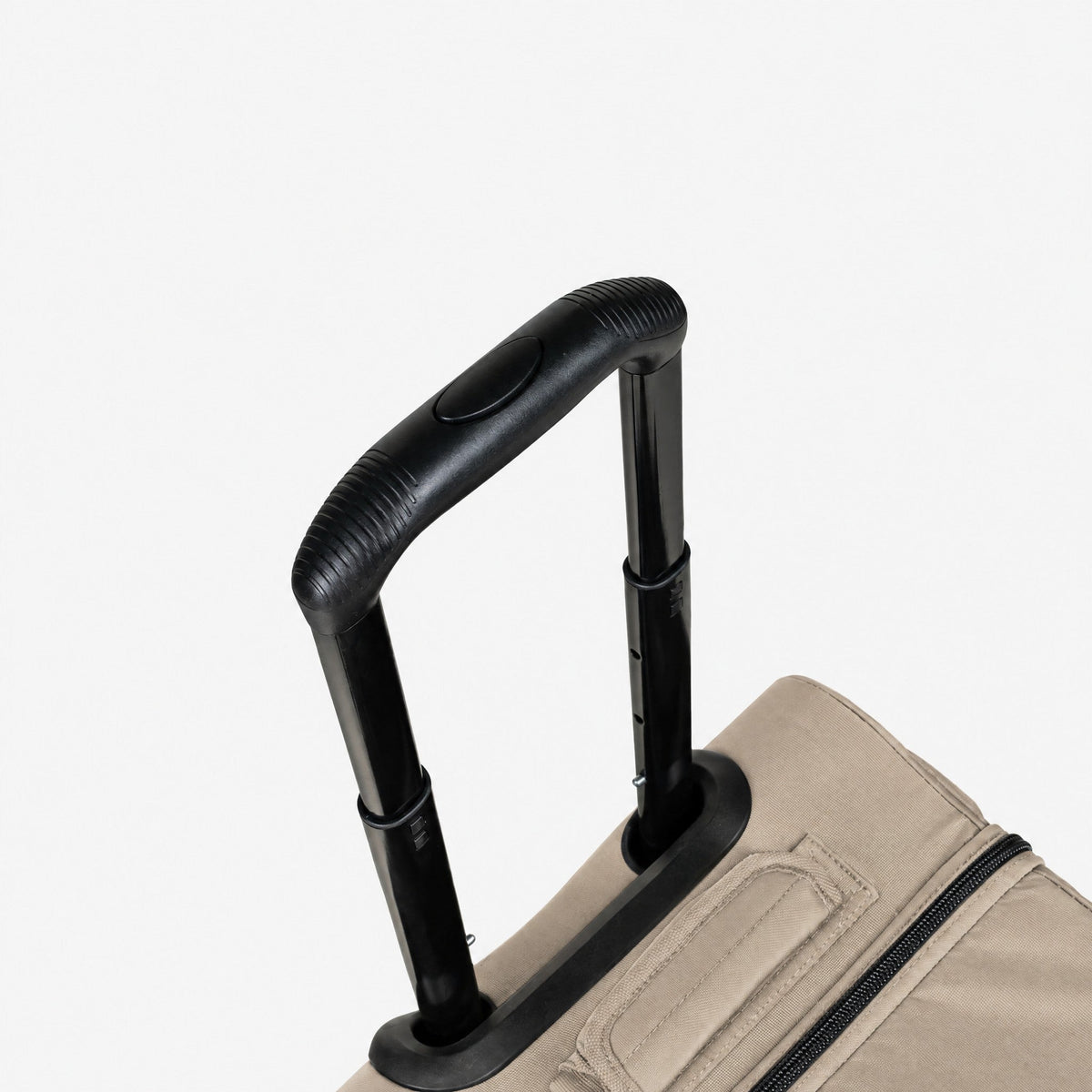 Endeavor Commuter Rolling Bag – Sand – trolley handle