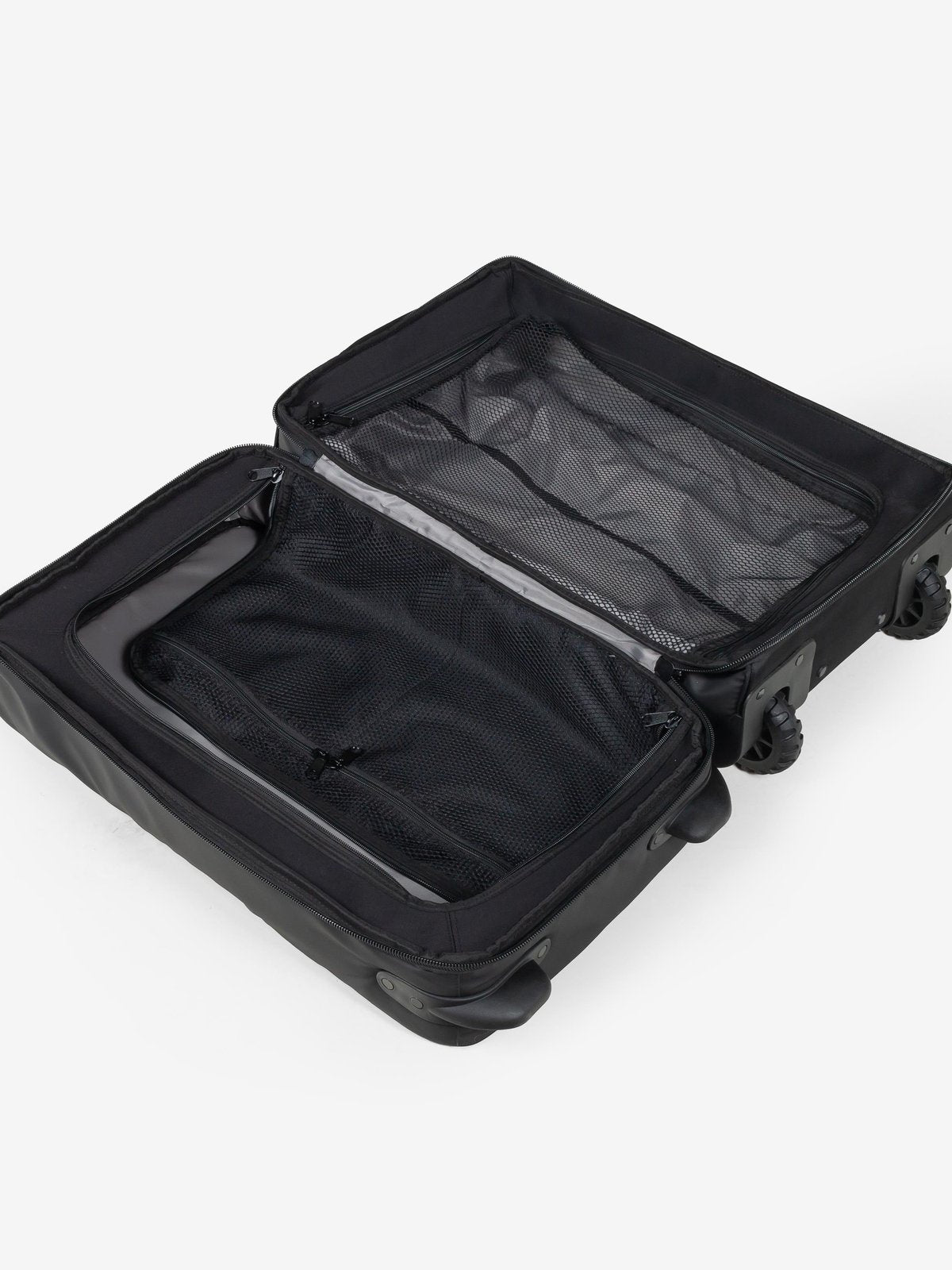 Commuter Rolling Bag: Fully padded
